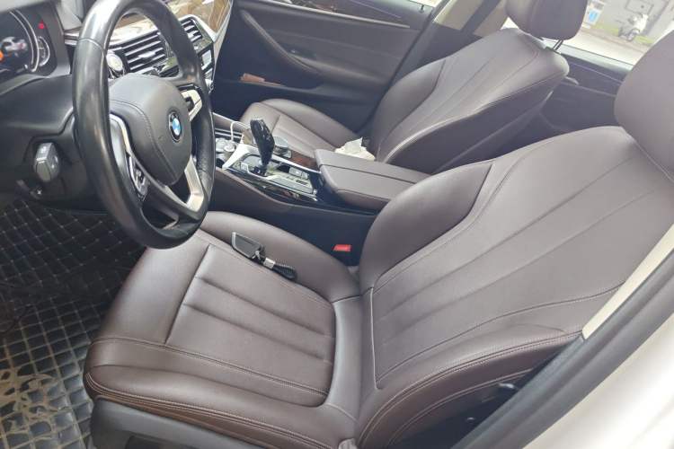 Used BMW 5 Series 2018 525Li Luxury Package Left Front Seat