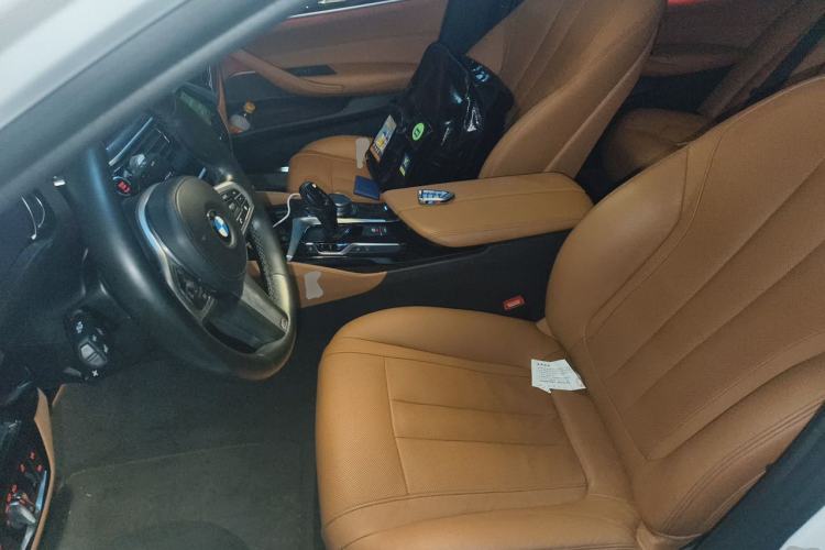 Used BMW 5 Series 2018 Restyled 530Li Luxury Edition M Sport Package Left Front Seat