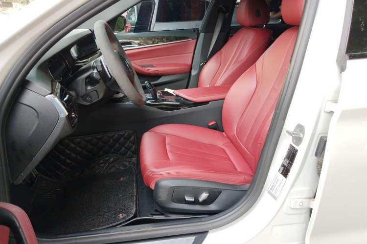 Used BMW 5 Series 2018 530Li Leading Model M Sport Package Left Front Seat