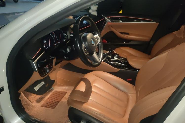 Used BMW 5 Series 2018 530Li Leading Model M Sport Package Left Front Seat