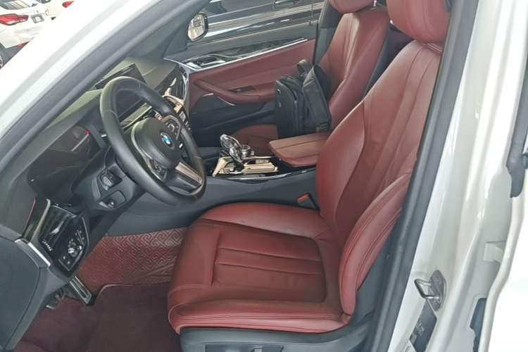 Used BMW 5 Series 2018 Restyled 530Li Leading Edition M Sport Package Left Front Seat