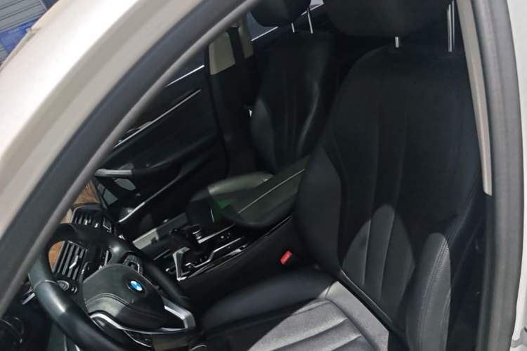 Used BMW 5 Series 2018 525Li Luxury Package Left Front Seat