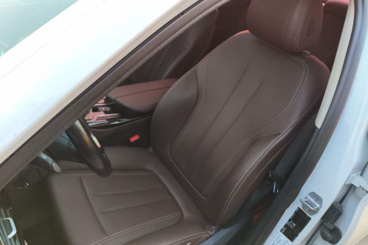 Used BMW 5 Series 2018 525Li Luxury Package Left Front Seat