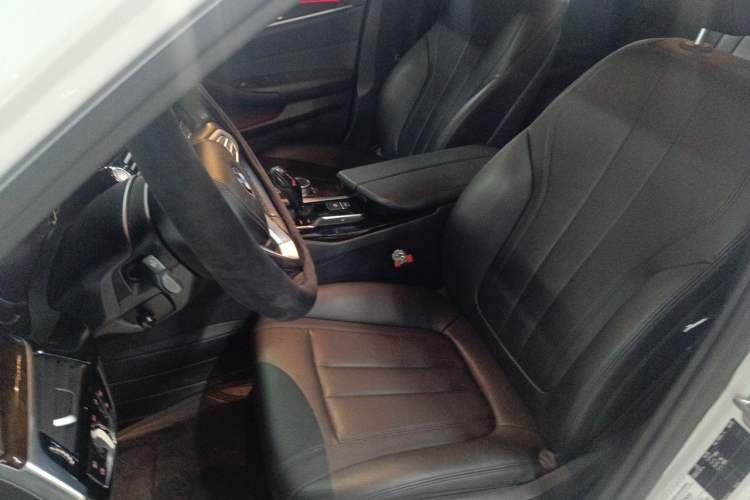Used BMW 5 Series 2018 525Li Luxury Package Left Front Seat