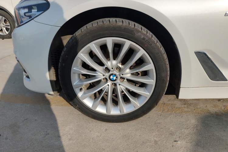 Used BMW 5 Series 2018 525Li Luxury Package Left Front Wheel Hub