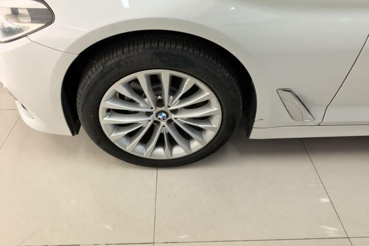 Used BMW 5 Series 2018 525Li Luxury Package Left Front Wheel Hub