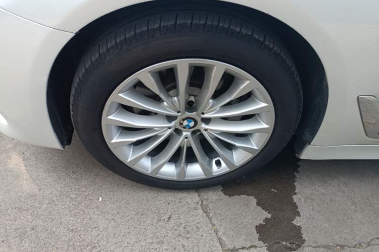 Used BMW 5 Series 2018 530Li Leading Edition Luxury Package Left Front Wheel Hub
