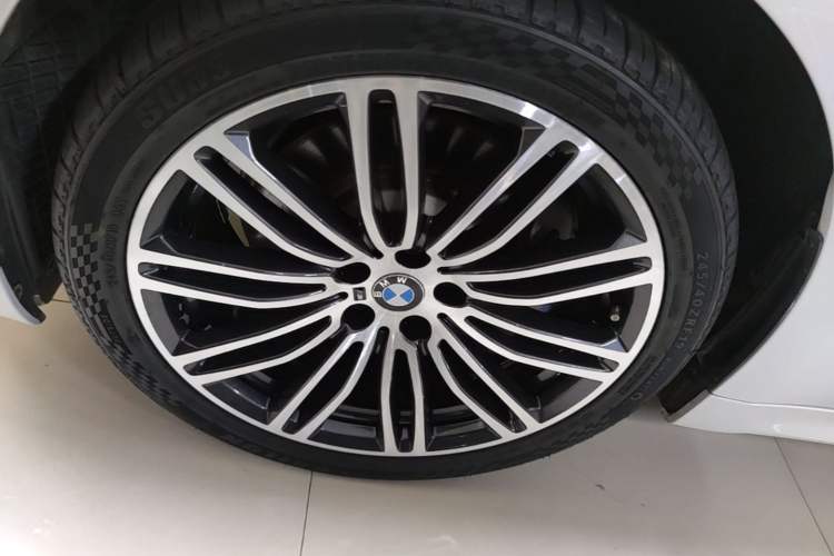 Used BMW 5 Series 2018 530Li Luxury Edition M Sport Package Left Front Wheel Hub