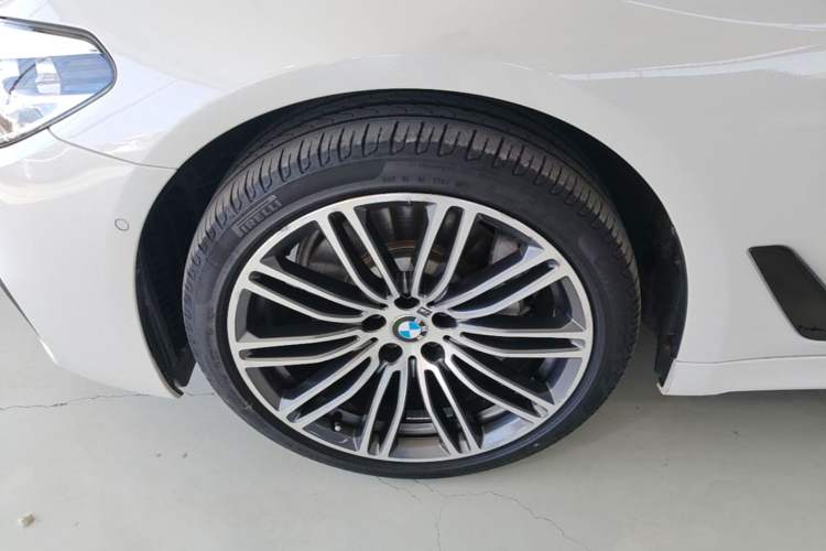 Used BMW 5 Series 2018 Facelifted 530Li xDrive M Sport Package Left Front Wheel Hub
