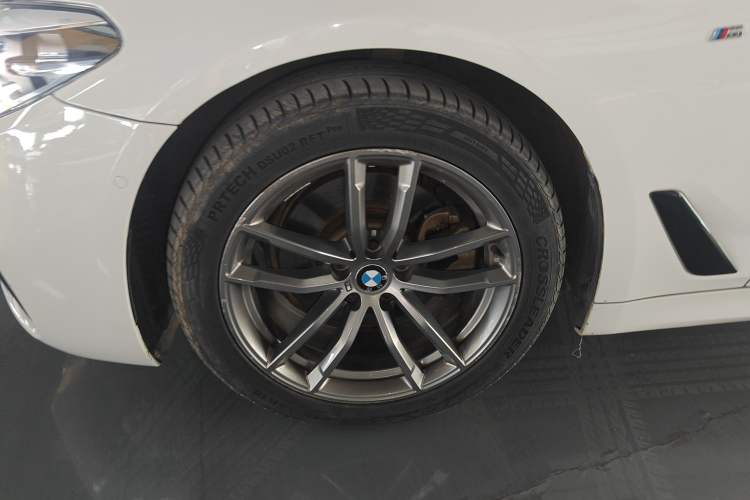 Used BMW 5 Series 2018 525i M Sport Package Left Front Wheel Hub