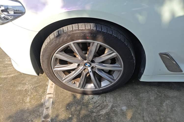 Used BMW 5 Series 2018 528Li Launch Special Edition Left Front Wheel Hub