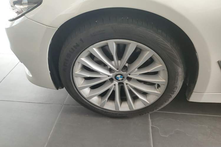 Used BMW 5 Series 2018 525Li Luxury Package Left Front Wheel Hub