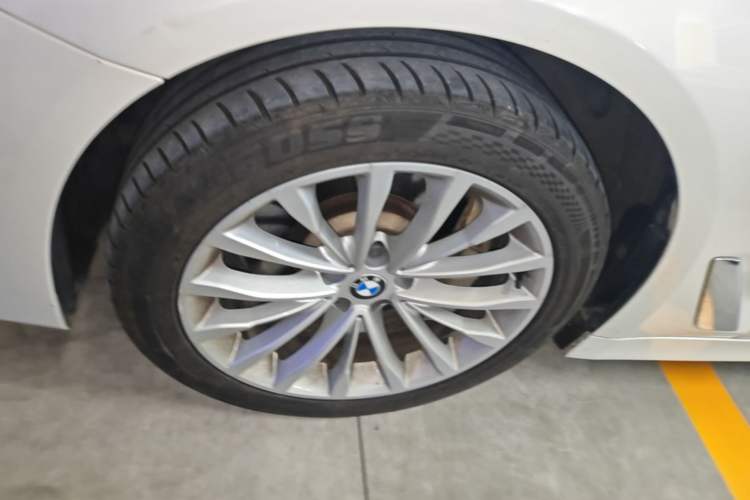 Used BMW 5 Series 2018 530Li Leading Edition Luxury Package Left Front Wheel Hub