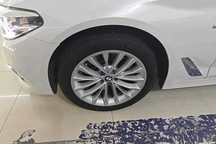 Used BMW 5 Series 2018 525Li Luxury Package Left Front Wheel Hub