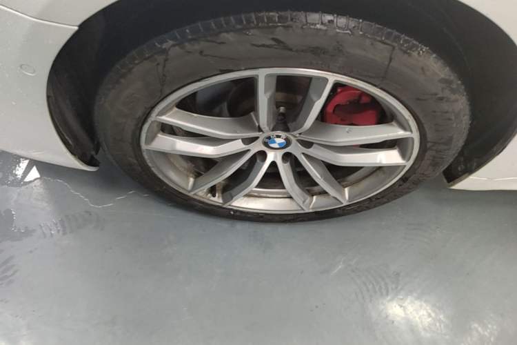 Used BMW 5 Series 2018 525Li M Sport Package Left Front Wheel Hub