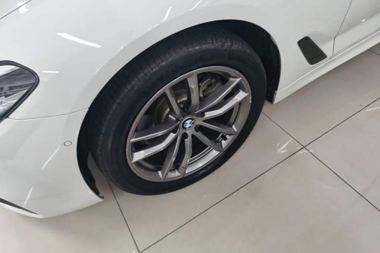 Used BMW 5 Series 2018 525i M Sport Package Left Front Wheel Hub