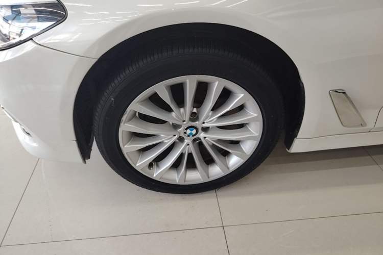 Used BMW 5 Series 2018 525Li Luxury Package Left Front Wheel Hub