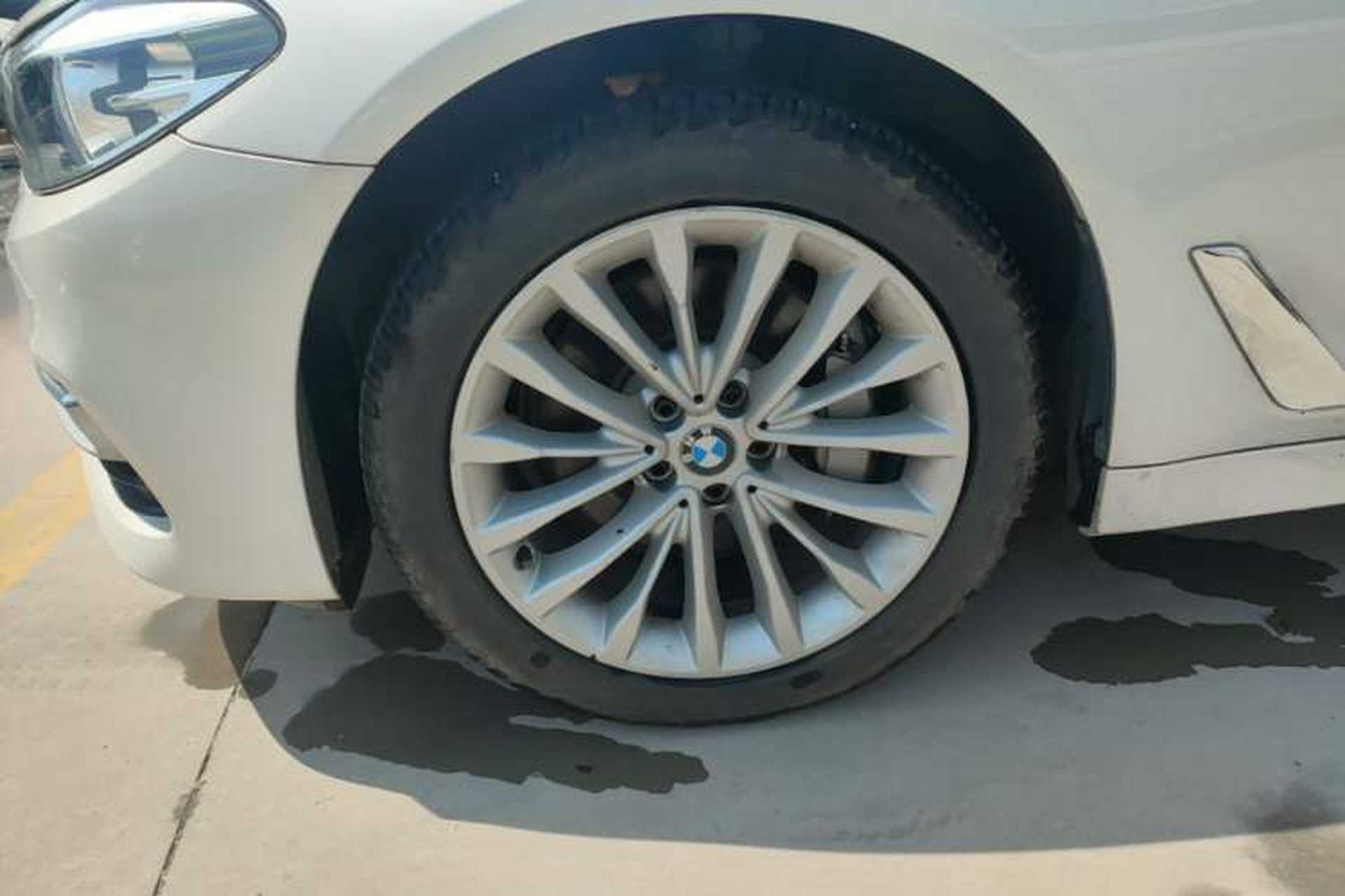 Used BMW 5 Series 2018 Revised Version 530Li Leading Edition Luxury Package Left Front Wheel Hub