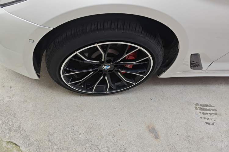Used BMW 5 Series 2018 530Li xDrive M Sport Package Left Front Wheel Hub