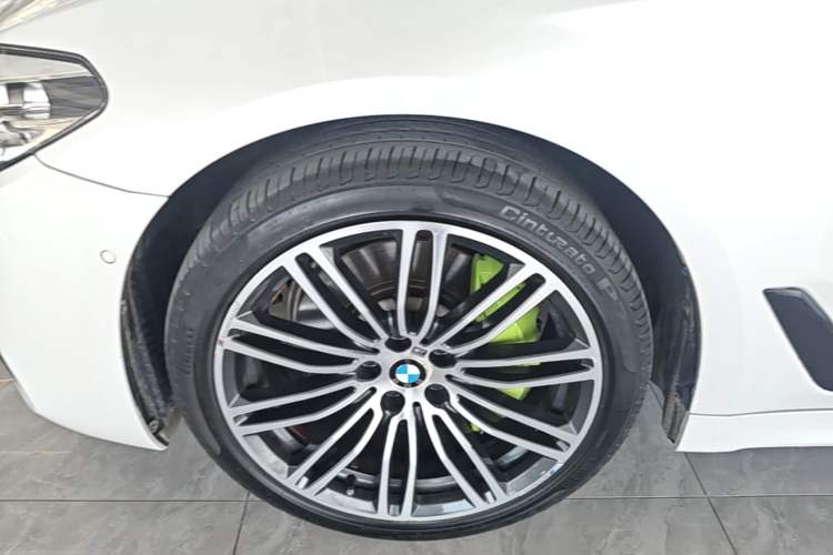 Used BMW 5 Series 2018 Restyled 530Li Leading Edition M Sport Package Left Front Wheel Hub