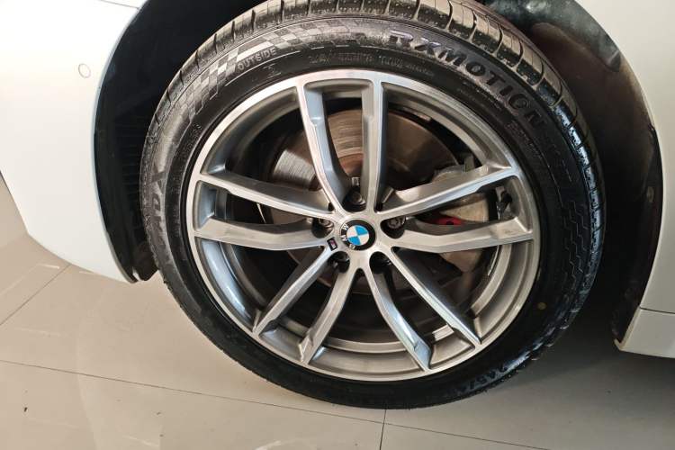 Used BMW 5 Series 2018 525Li M Sport Package Left Front Wheel Hub