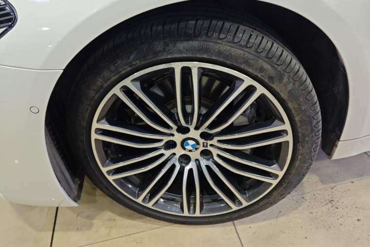 Used BMW 5 Series 2018 530Li Luxury Edition M Sport Package Left Front Wheel Hub