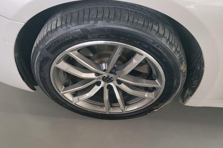 Used BMW 5 Series 2018 525Li M Sport Package Left Front Wheel Hub