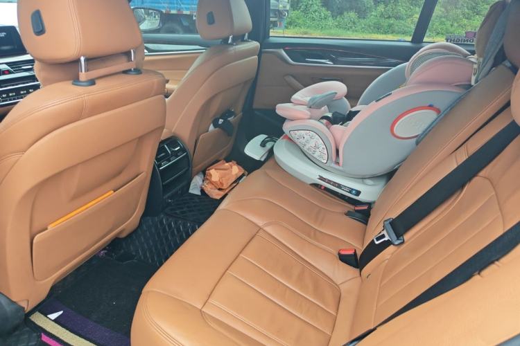 Used BMW 5 Series 2018 530Li Leading Model M Sport Package Left Rear Seat