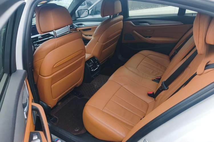 Used BMW 5 Series 2018 Restyled 530Li Luxury Edition M Sport Package Left Rear Seat