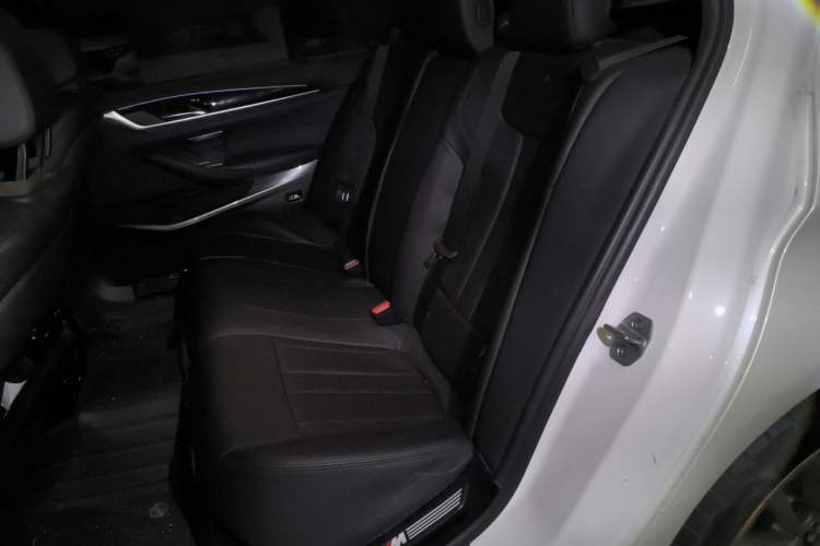 Used BMW 5 Series 2018 525Li Luxury Package Left Rear Seat