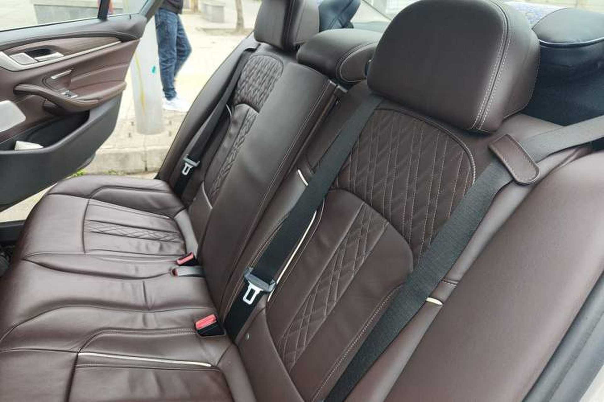Used BMW 5 Series 2018 530Li Leading Edition Luxury Package Left Rear Seat