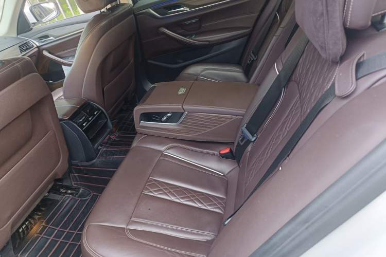 Used BMW 5 Series 2018 Revised Version 530Li Leading Edition Luxury Package Left Rear Seat