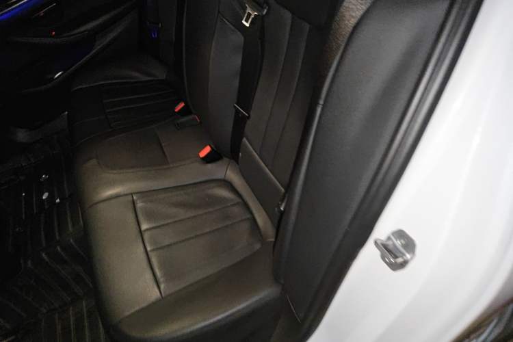 Used BMW 5 Series 2018 525Li Luxury Package Left Rear Seat