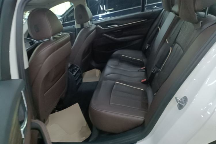 Used BMW 5 Series 2018 530Li Leading Edition Luxury Package Left Rear Seat