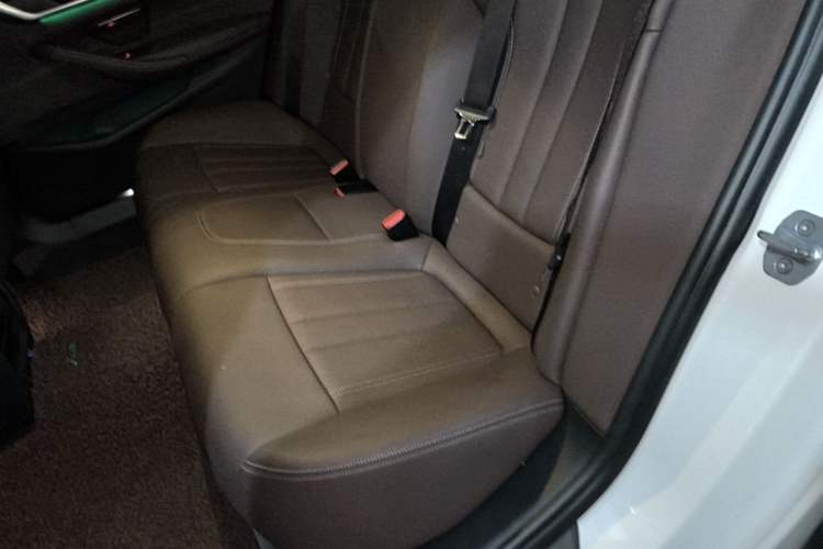 Used BMW 5 Series 2018 525Li Luxury Package Left Rear Seat