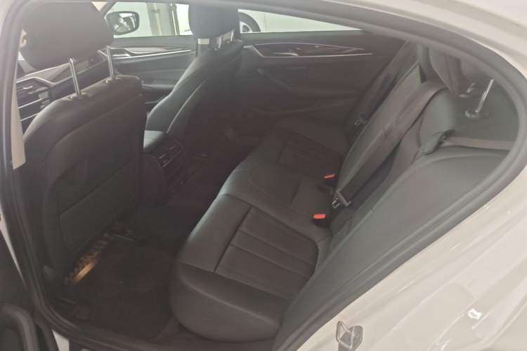 Used BMW 5 Series 2018 525Li Luxury Package Left Rear Seat