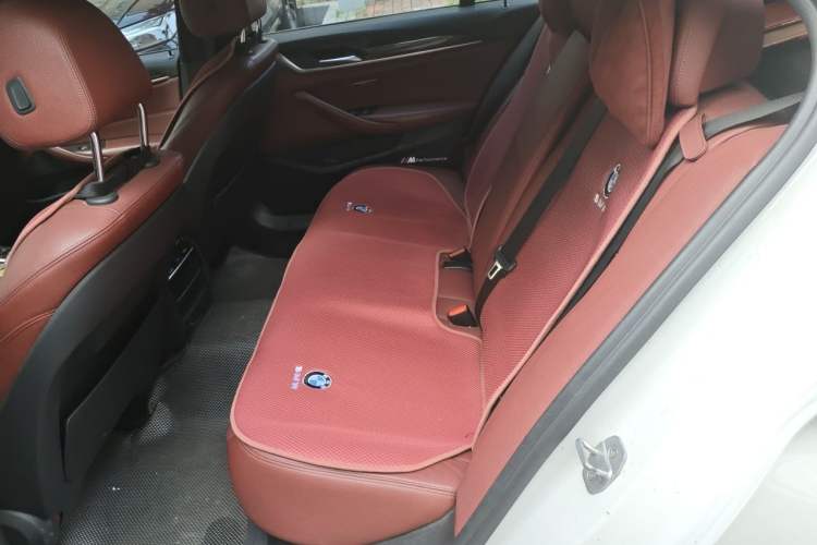 Used BMW 5 Series 2018 Restyled 530Li Leading Edition M Sport Package Left Rear Seat