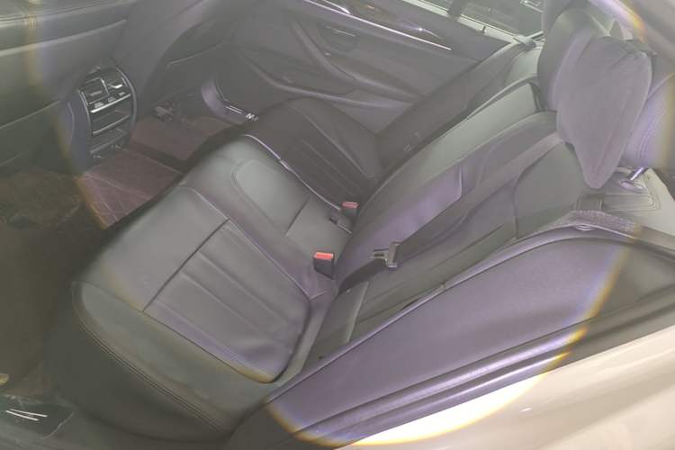 Used BMW 5 Series 2018 525Li Luxury Package Left Rear Seat
