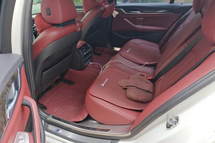 Used BMW 5 Series 2018 Restyled 530Li Leading Edition M Sport Package Left Rear Seat