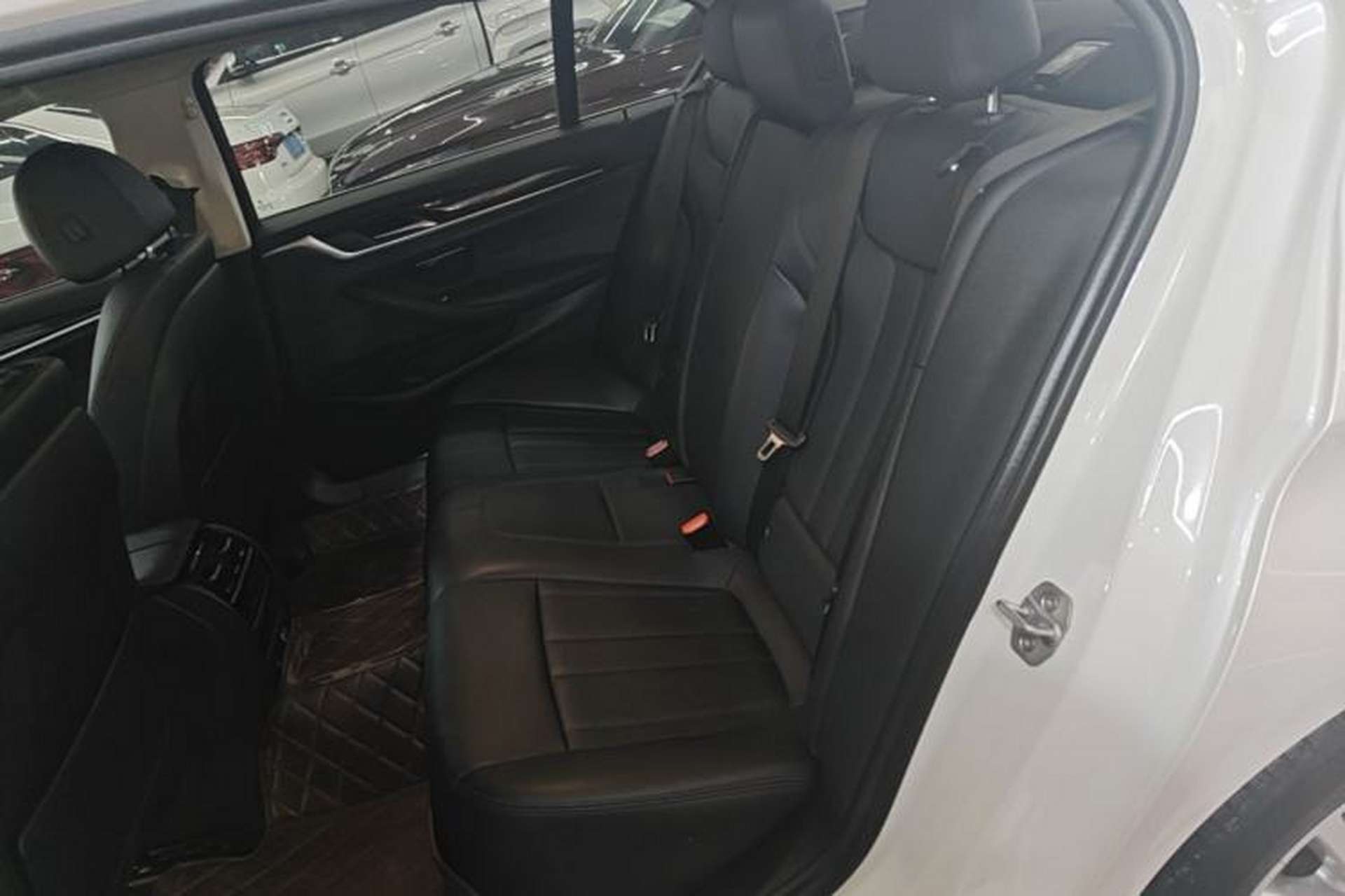Used BMW 5 Series 2018 525Li Luxury Package Left Rear Seat