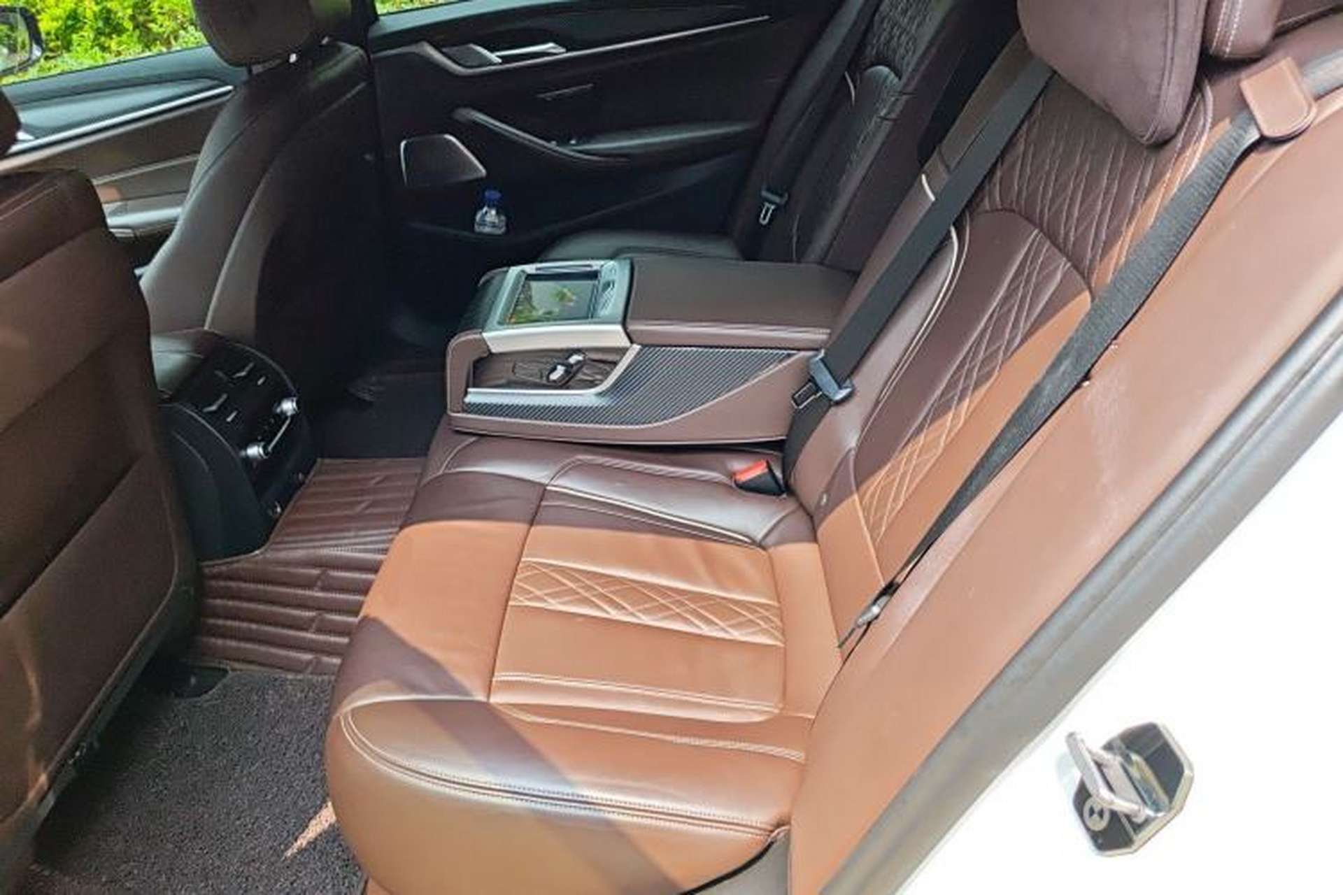 Used BMW 5 Series 2018 530Li Luxury Edition M Sport Package Left Rear Seat