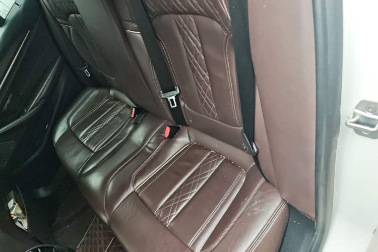 Used BMW 5 Series 2018 Revised Version 530Li Leading Edition Luxury Package Left Rear Seat