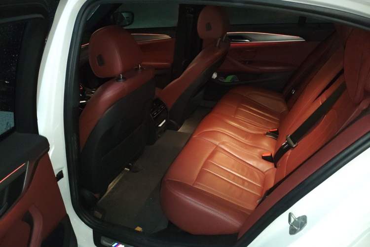 Used BMW 5 Series 2018 Restyled 530Li Leading Edition M Sport Package Left Rear Seat