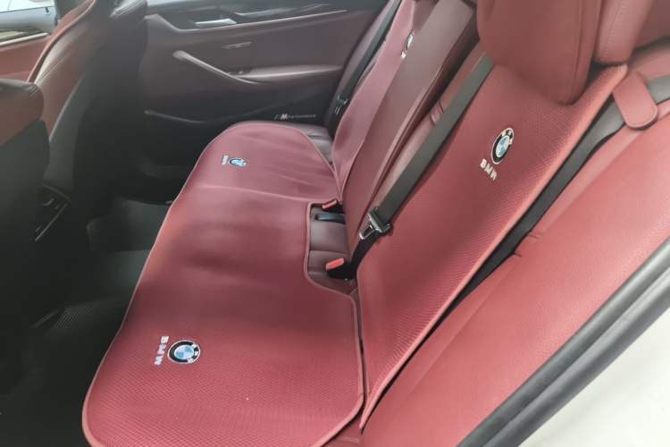 Used BMW 5 Series 2018 Restyled 530Li Leading Edition M Sport Package Left Rear Seat