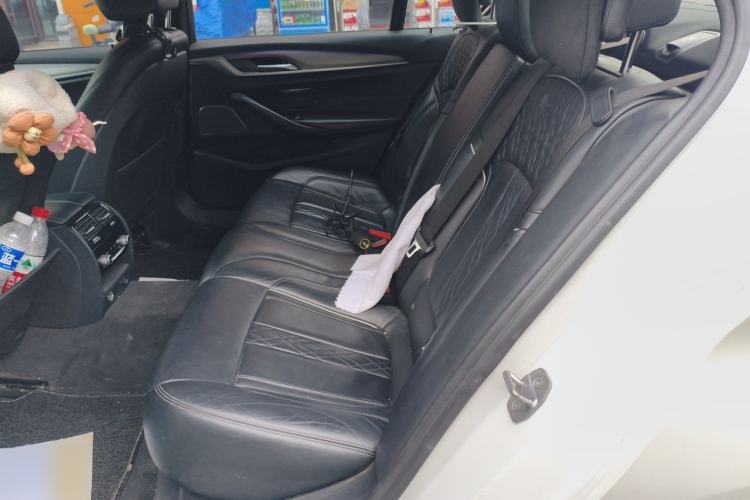 Used BMW 5 Series 2018 Restyled 530Li Luxury Edition M Sport Package Left Rear Seat
