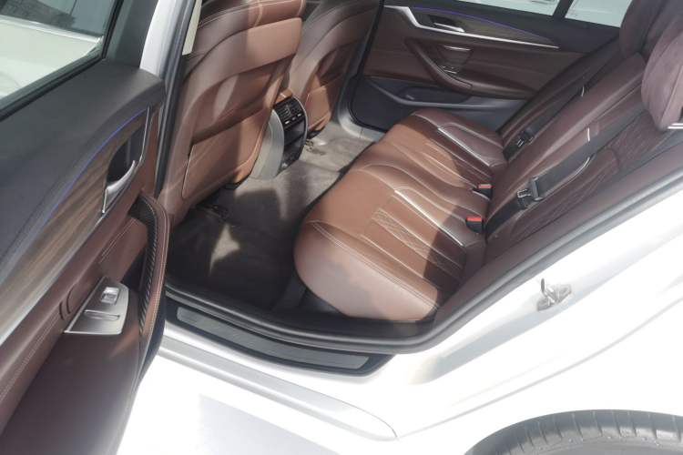 Used BMW 5 Series 2018 Revised Version 530Li Leading Edition Luxury Package Left Rear Seat