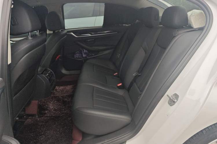 Used BMW 5 Series 2018 525Li Luxury Package Left Rear Seat