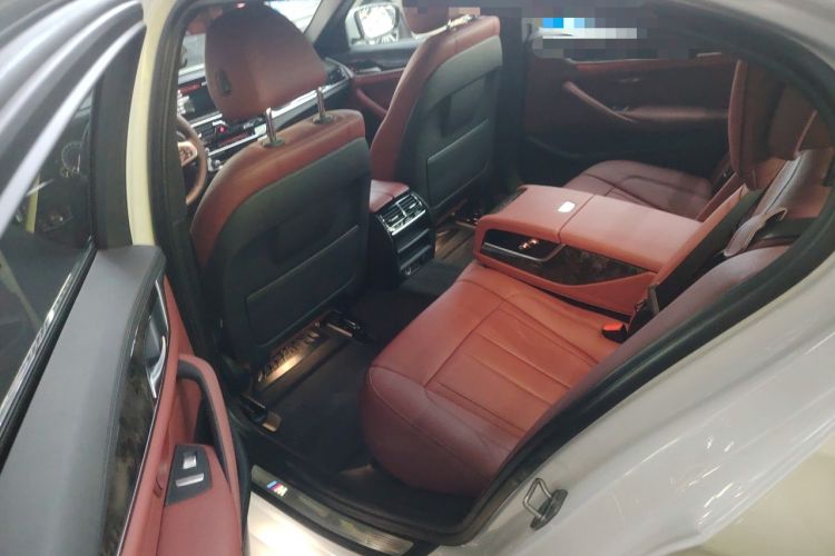Used BMW 5 Series 2018 Restyled 530Li Leading Edition M Sport Package Left Rear Seat