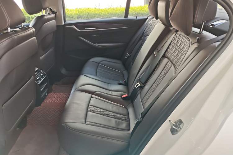 Used BMW 5 Series 2018 Revised Version 530Li Leading Edition Luxury Package Left Rear Seat