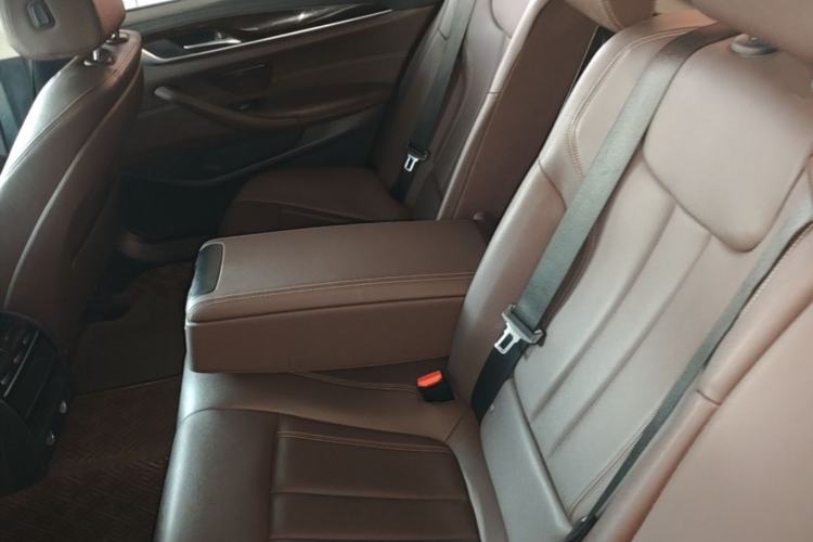 Used BMW 5 Series 2018 525Li Luxury Package Left Rear Seat
